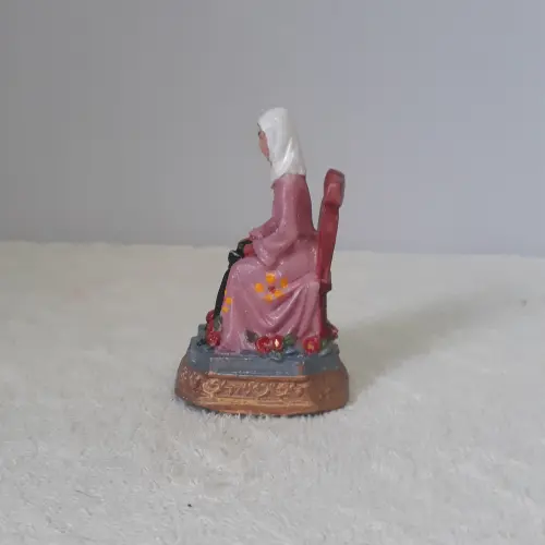 Imagem de Beata Nhá Chica em Resina