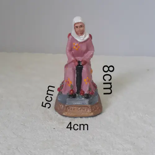 Imagem de Beata Nhá Chica em Resina