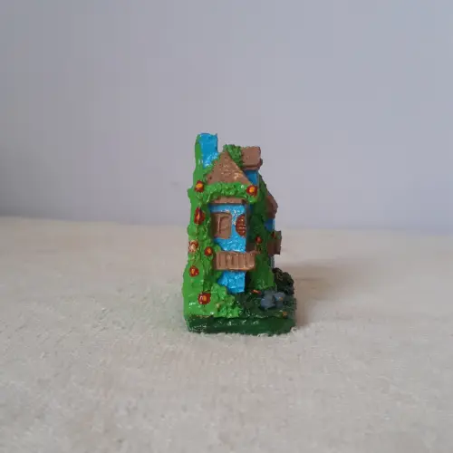 Casa Miniatura de Resina azul pintada