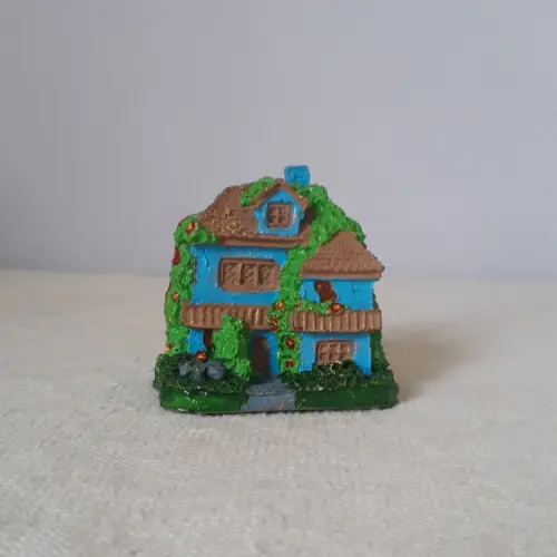 Casa Miniatura de Resina azul pintada