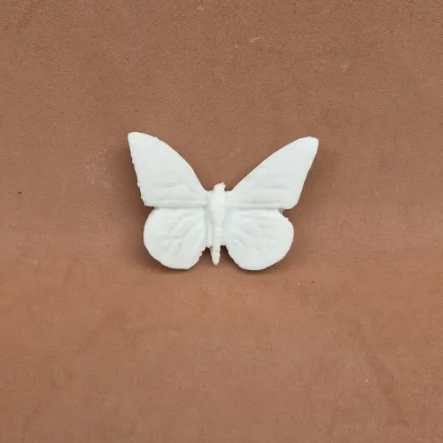 Borboleta aplique em resina