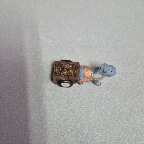 Burro de resina com carroça
