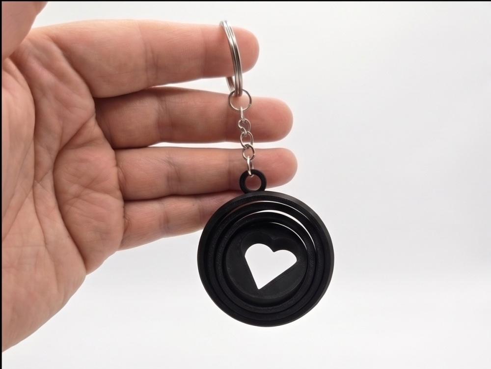 Chaveiro Fidget Coração Giratório - Presente Criativo Dia dos
