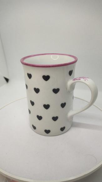 Caneca com Corações, Laço e Borda Pintada