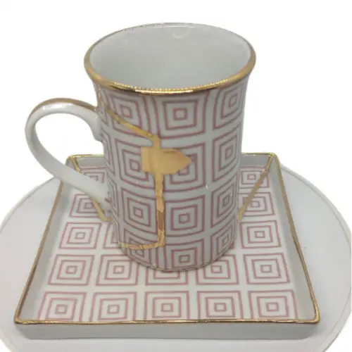 Caneca Bolsa com Bandeja e com Detalhes em Ouro