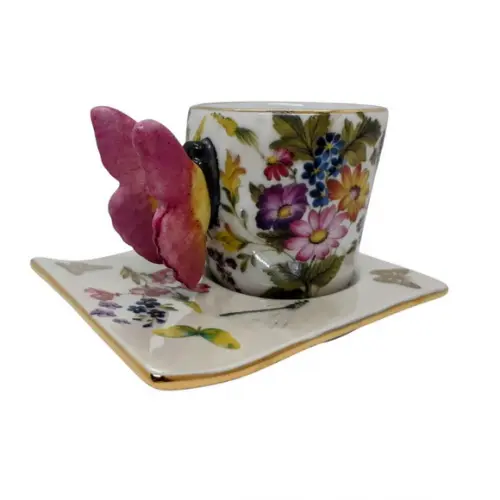 Xícara de Porcelana com Pires - Tema Borboleta / com Ouro