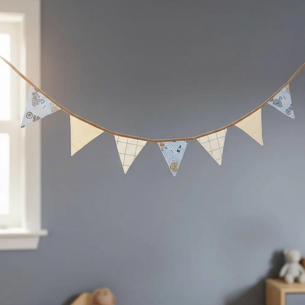 Bandeirinhas em Tecido Lila