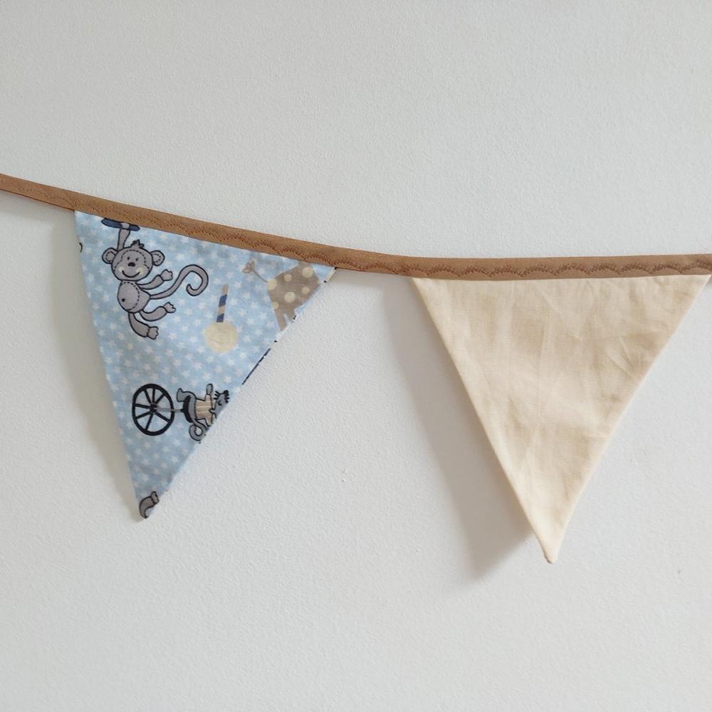 Bandeirinhas em Tecido Lila