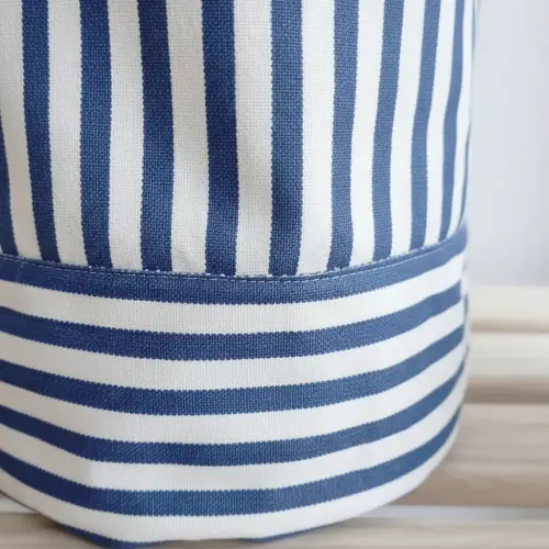 Eco Cesto de Tecido Listrado Azul Branco e Cru