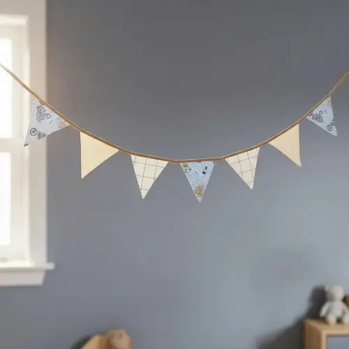 Bandeirinhas em Tecido Lila