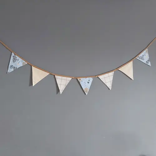 Bandeirinhas em Tecido Lila