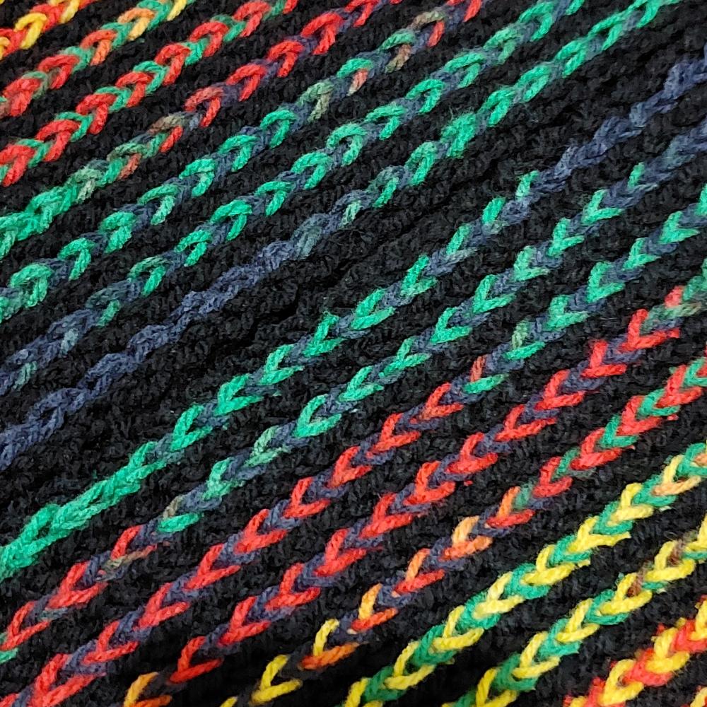 Cachecol listrado preto e cores do reggae