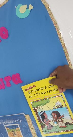 Porta Livros Casinha de Passarinho