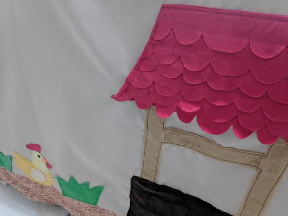 Toalha de mesa vira casinha cavalinho