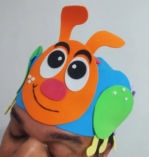 Boné Centopéia em E.v.a