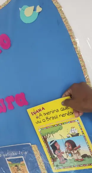 Porta Livros Casinha de Passarinho