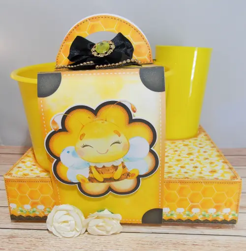 Arquivo de Corte Kit Cineminha Abelhinha -Balde 1,5L Copo 300ml- Studio/PDF