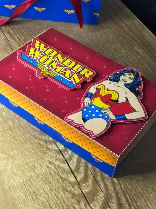 Arquivo de Corte Caixa Mini Confeiteiro Mulher Maravilha 06 - STUDIO/PDF