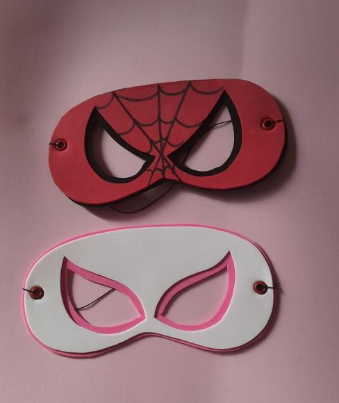Máscaras Homem Aranha e Gwen
