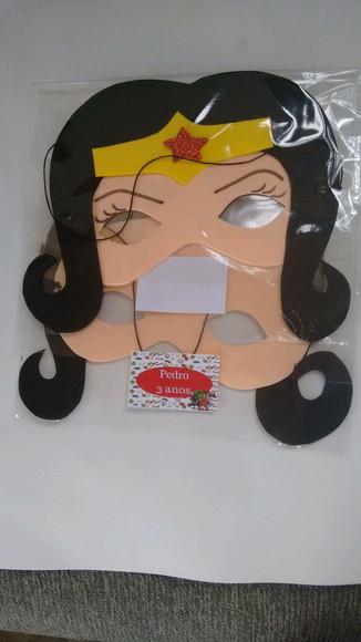 Máscaras Mulher Maravilha em eva