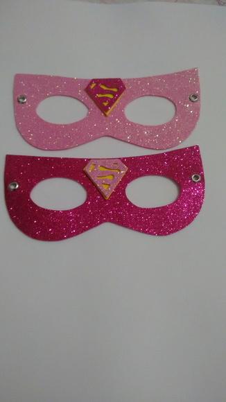 Máscara supergirl