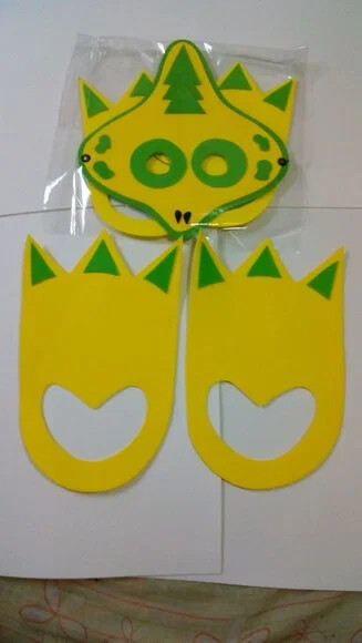 Máscaras dinissauros e patas