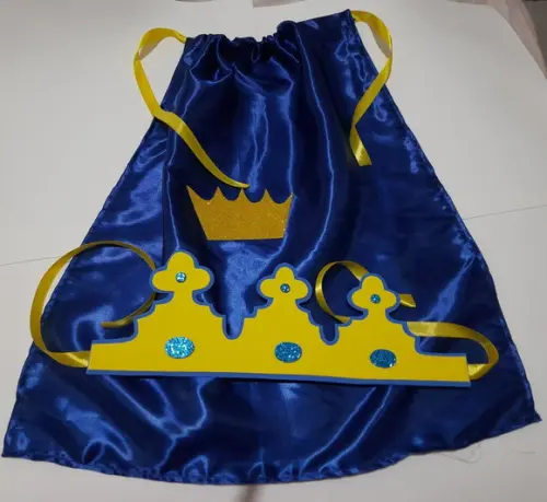 30 Capa e Máscara + 2 Coroas Rei e Rainha
