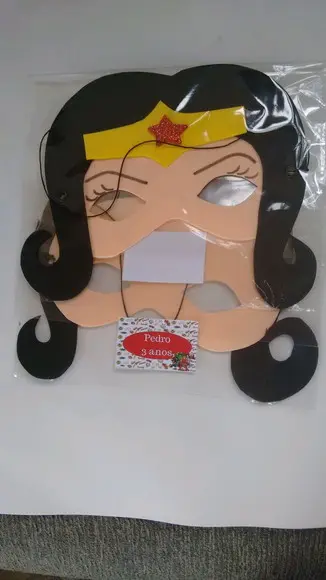 Máscaras Mulher Maravilha em eva