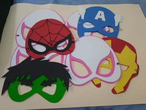 Máscaras Vingadores em Eva