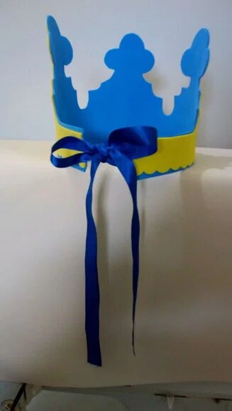 LEMBRANCINHA PRÍNCIPE OU PRINCESA CAPA E COROA