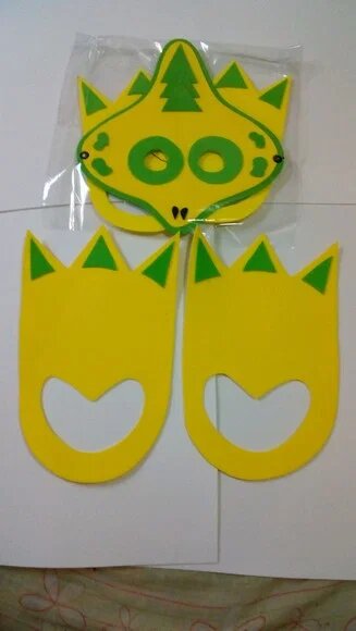 Máscaras dinissauros e patas
