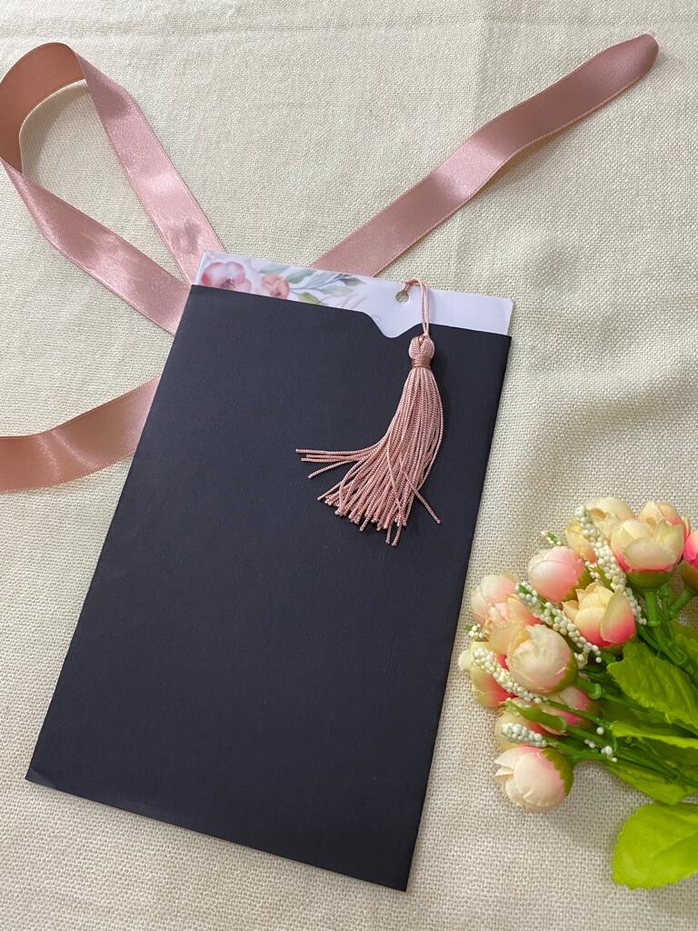 Convite de Casamento com Capa Vegetal e Tassel Acetinado