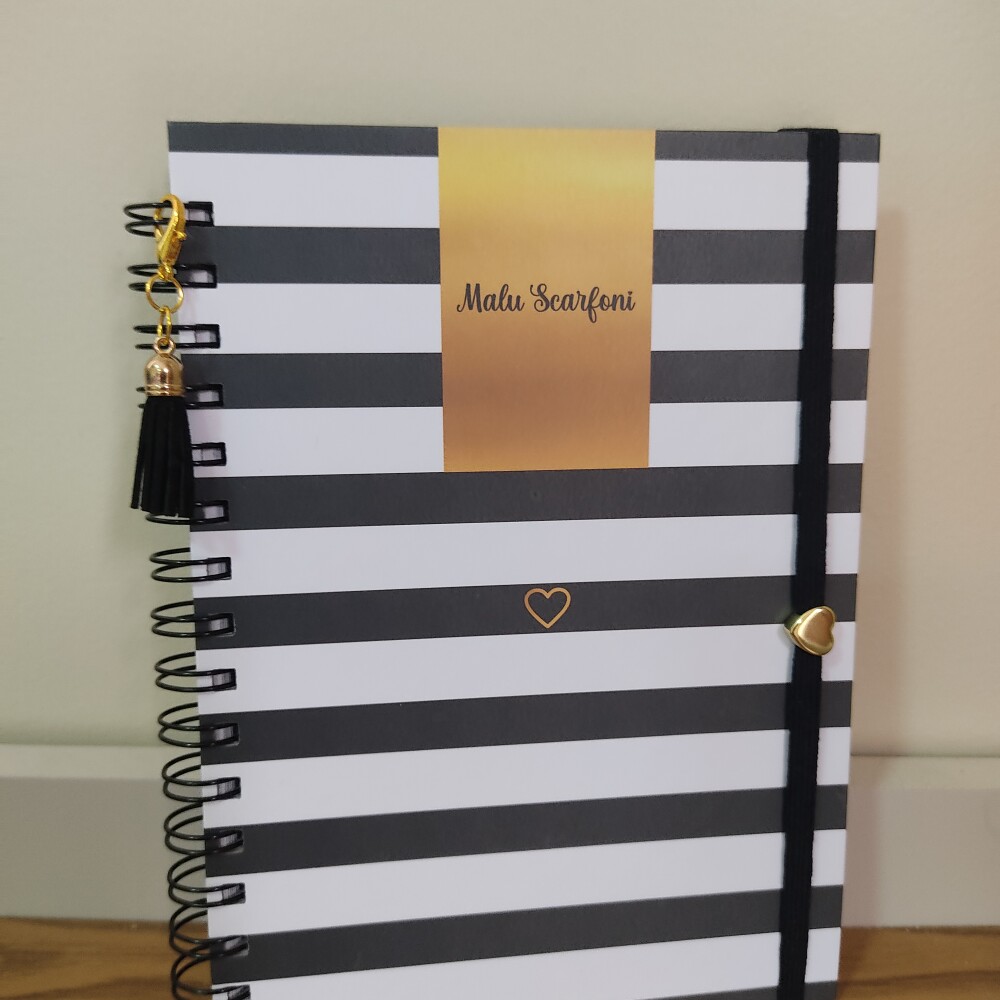 Caderno personalizado minimalista