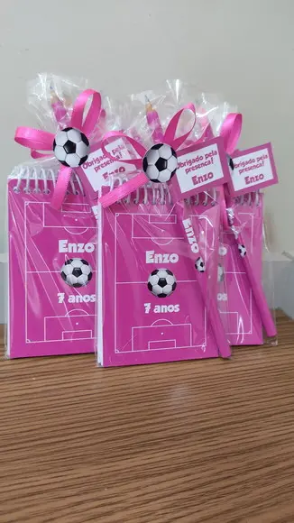 Lembrancinha Futebol Rosa