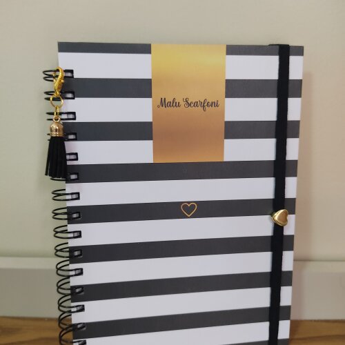 Caderno personalizado minimalista
