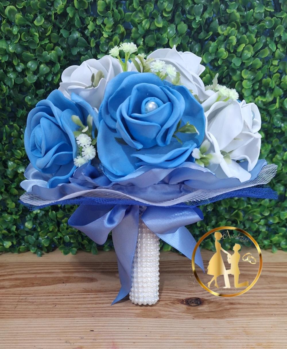 Buquê de noiva azul e branco eva