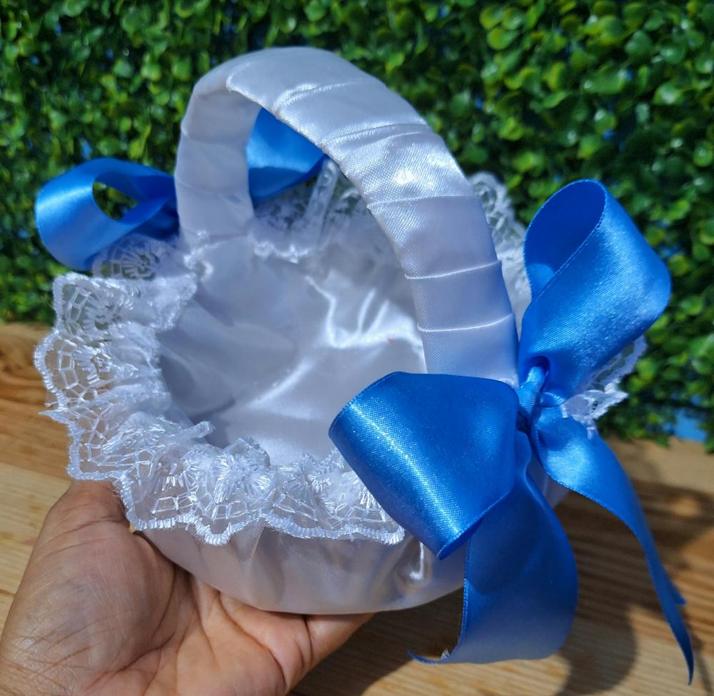 Cestinha de casamento branco azul serenity