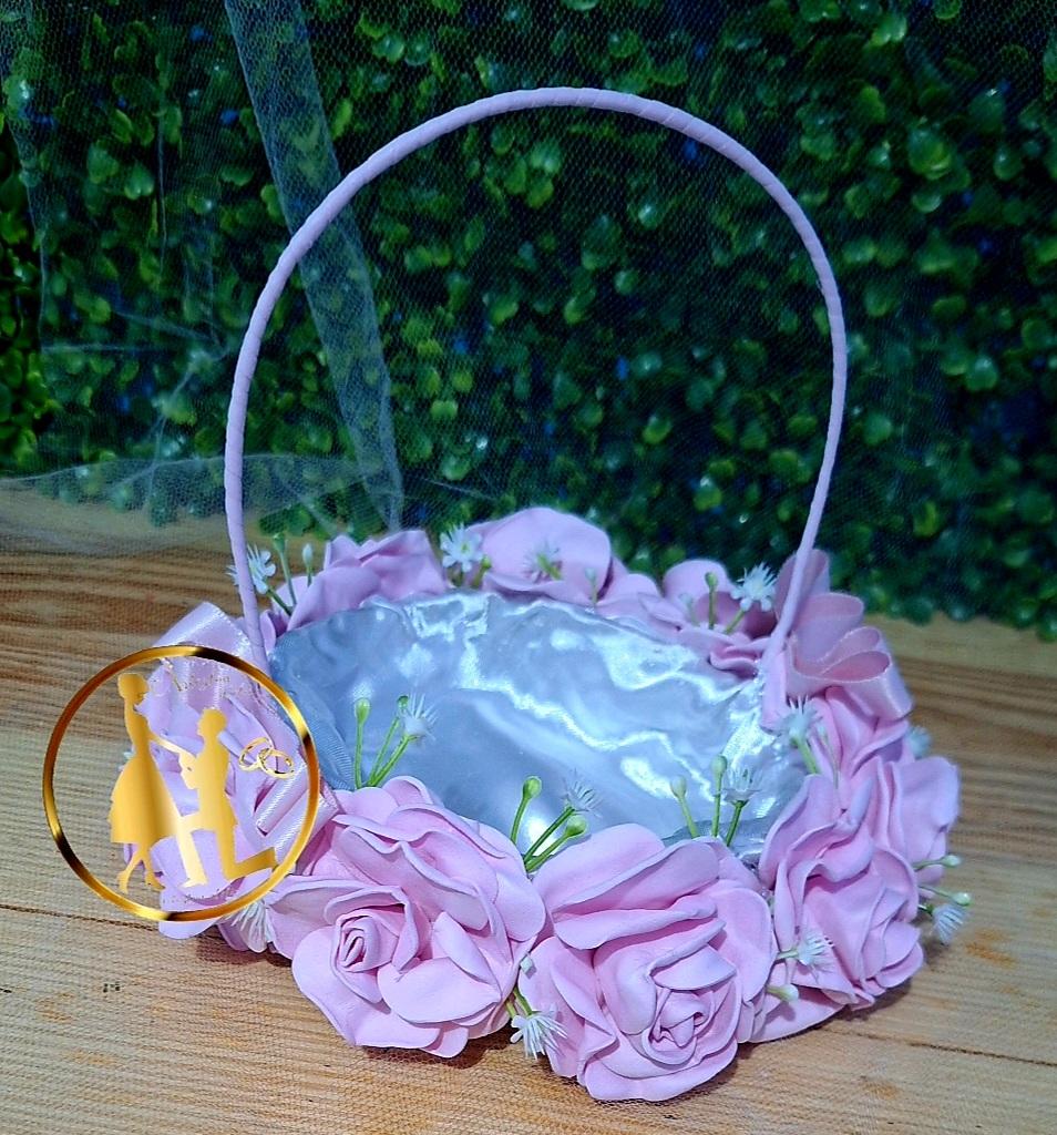 Cesta de florista rosé e branco