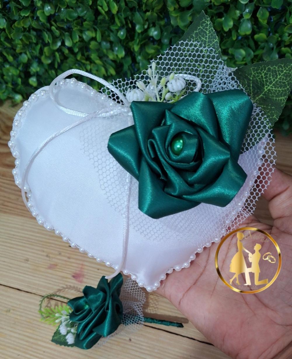 Buquê de cetim verde e branco kit casamento minimalista