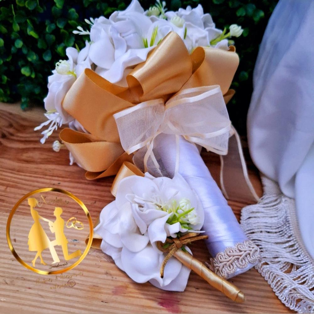 Buquê de noiva branco e dourado pequeno