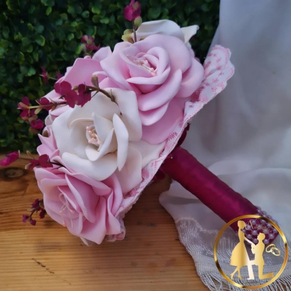 Buquê de noiva rosa e branco