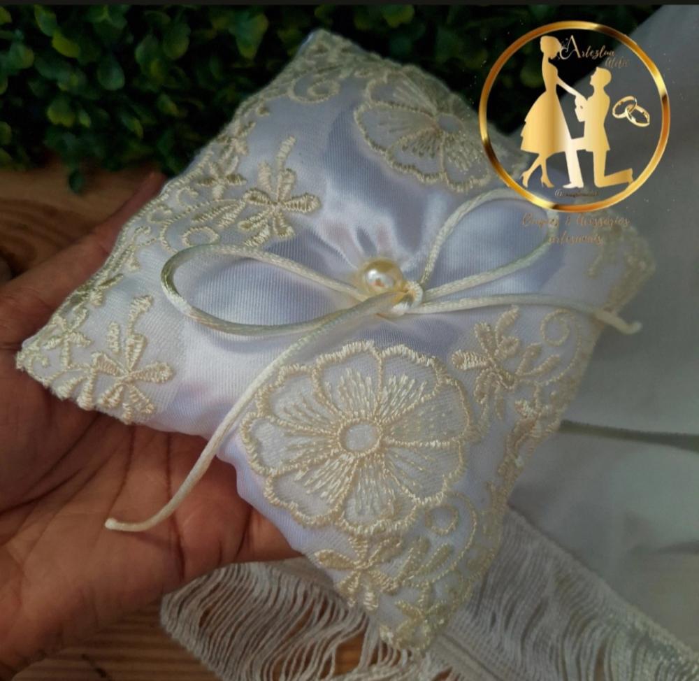 Almofadinha Porta alianças champanhe