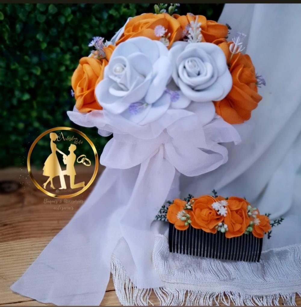 Buquê de noiva em tons laranja branco
