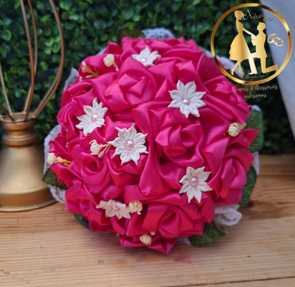 Buquê de noiva cetim rosa fúcsia