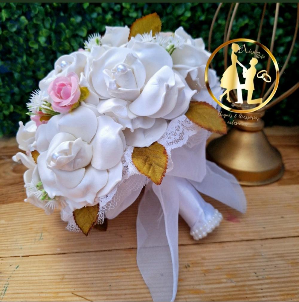 Buquê de noiva branco grande