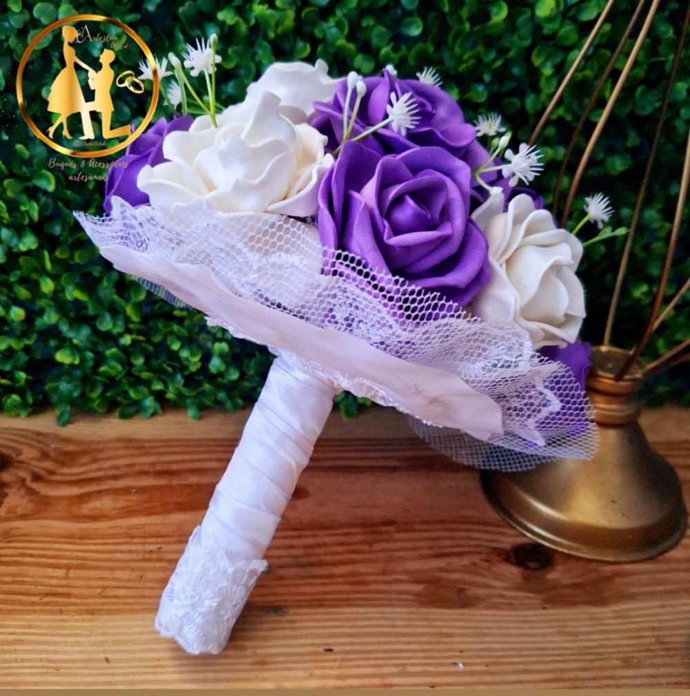 Buquês de noiva lilás roxo e branco grande