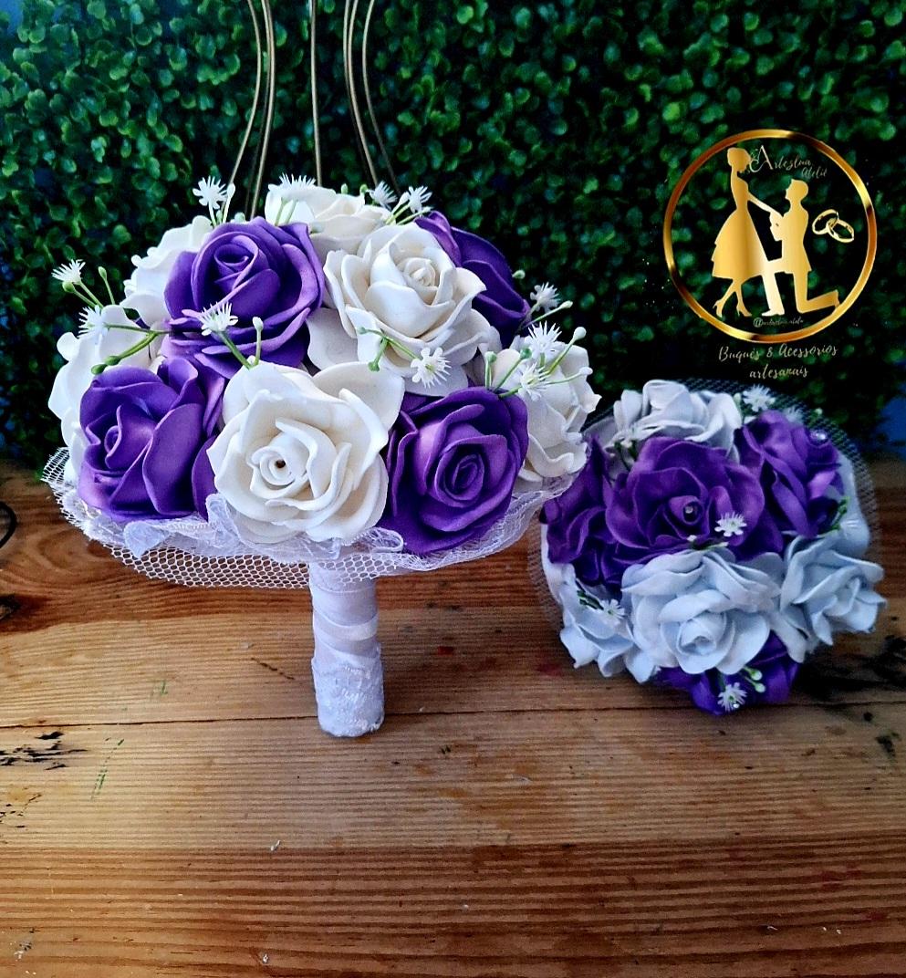 Buquê de noiva roxo e branco