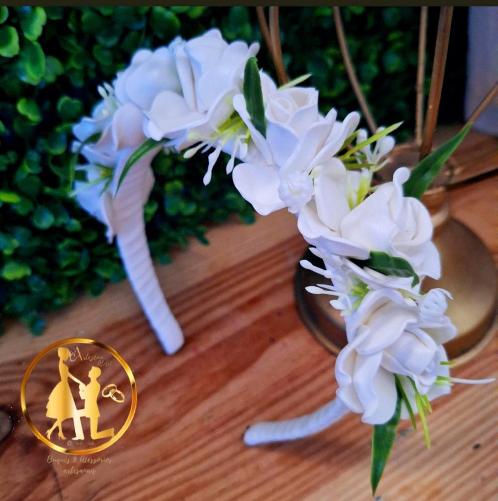Tiara de luxo branca daminhas e floristas