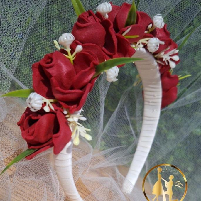 Tiara de luxo vermelha daminhas e floristas