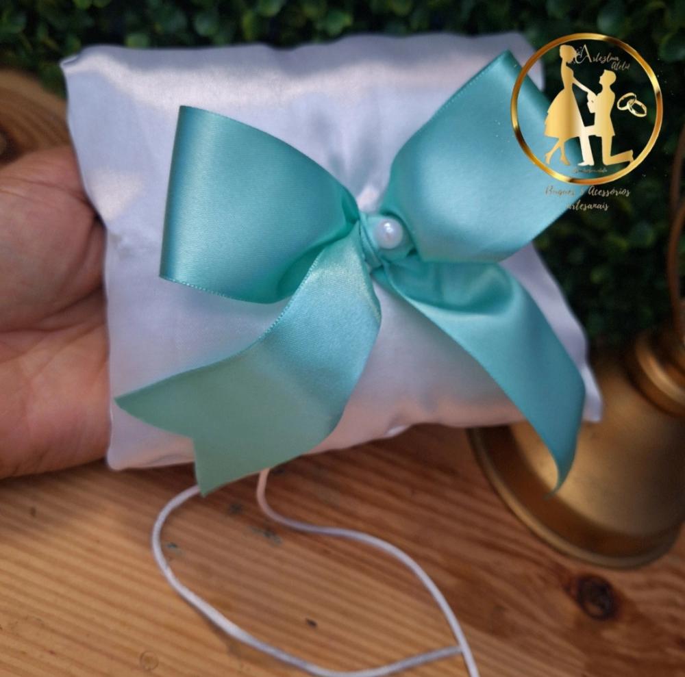 Almofadinha de casamento verde serenity